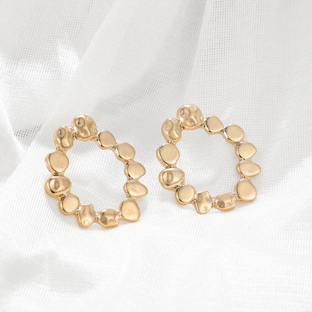 Minimalist Abstract Cluster Hoop Gold Earrings - Picture 3 of 7